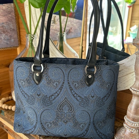 Liz Claiborne Blue Patterned Handbag preloved - Picture 6 of 8